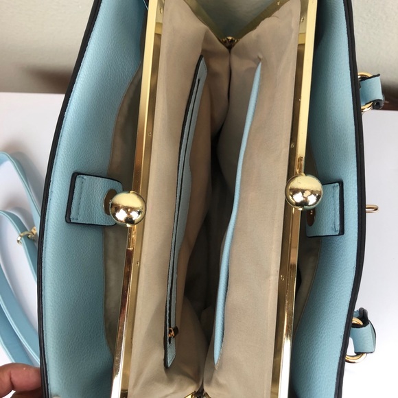 Super cute light blue purse - Picture 9 of 9